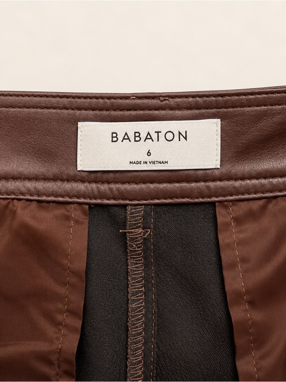 Aritzia Babaton Command Cropped Vegan Leather Pants Brown Size 6 - Picture 4 of 5